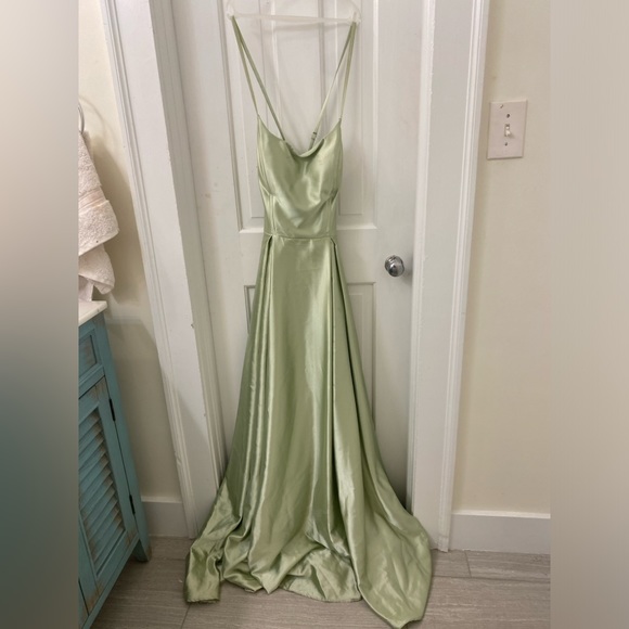 elegant green prom dress - Picture 1 of 7